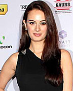 Evelyn Sharma